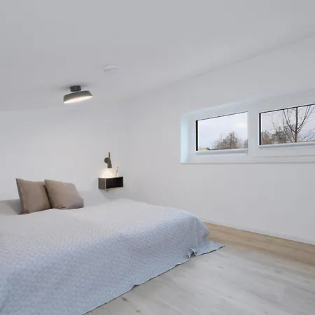 3 Bedroom Beautiful In Lembruch-duemmer